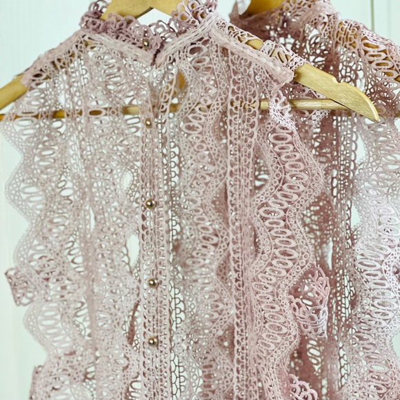 Scalloped Sleeveless Eyelet Overlay Mock Top - Picture 6 of 9